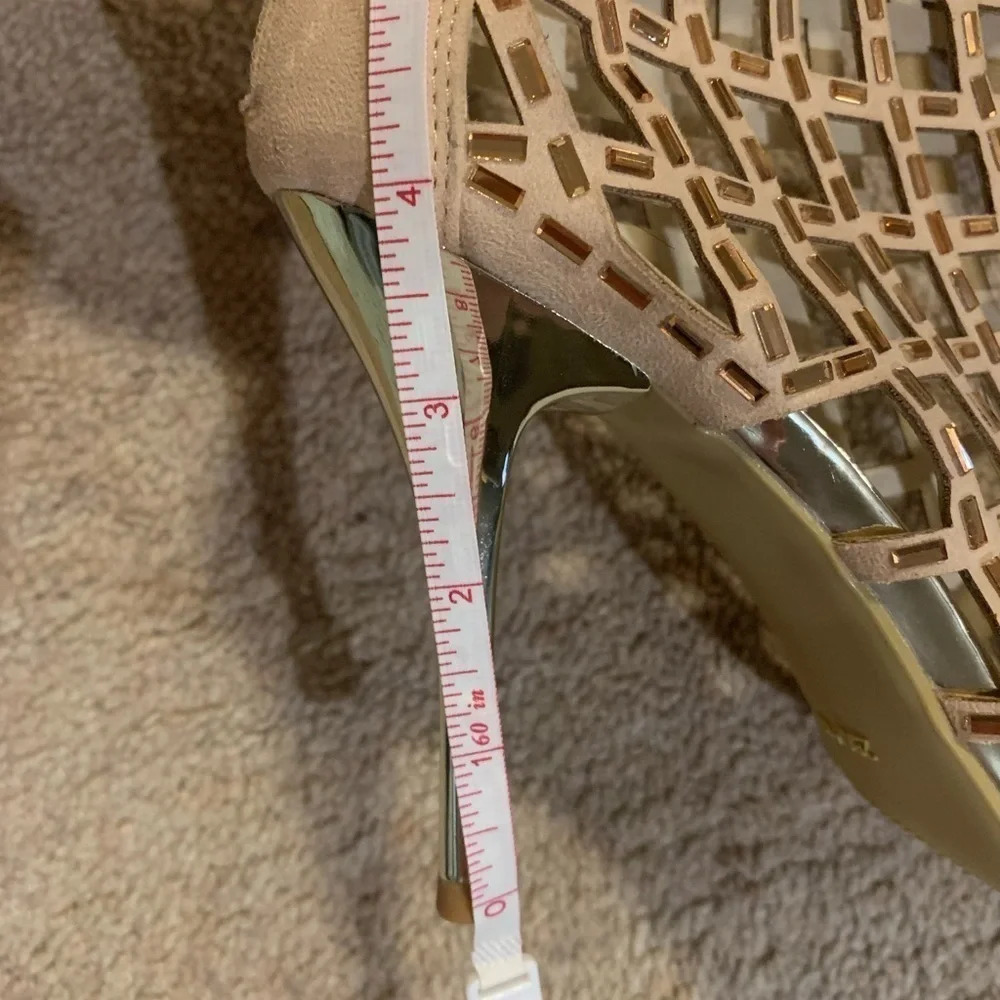 Liz Form gold cut-out peep-toe stiletto heels - size 7.5 - Picture 4 of 6